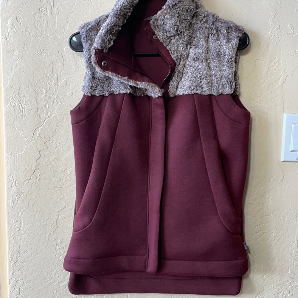 North Face Vest - Furry Neck